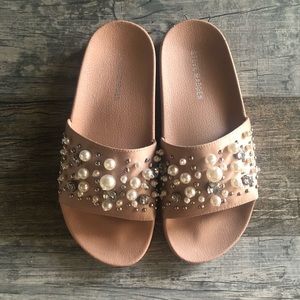 Steve Madden Pearl Slides